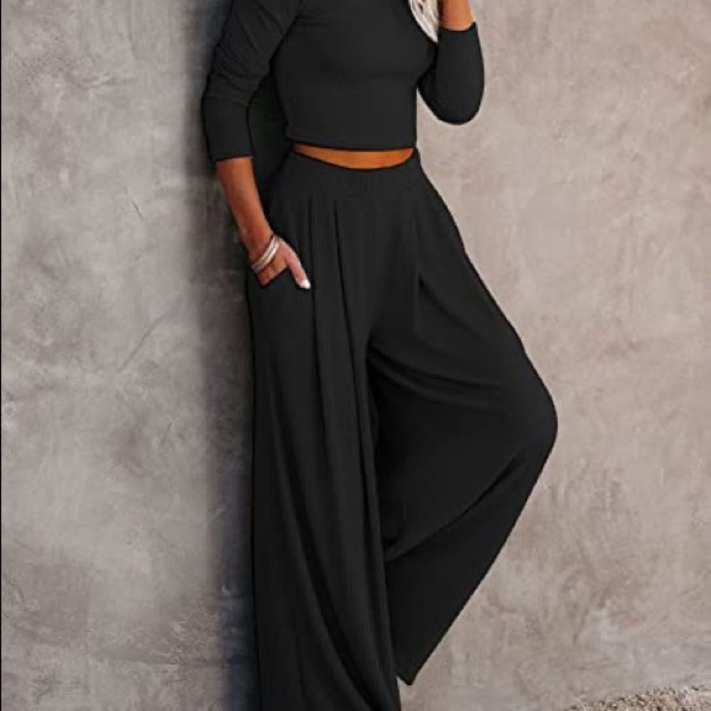 Lounge Set - image 1